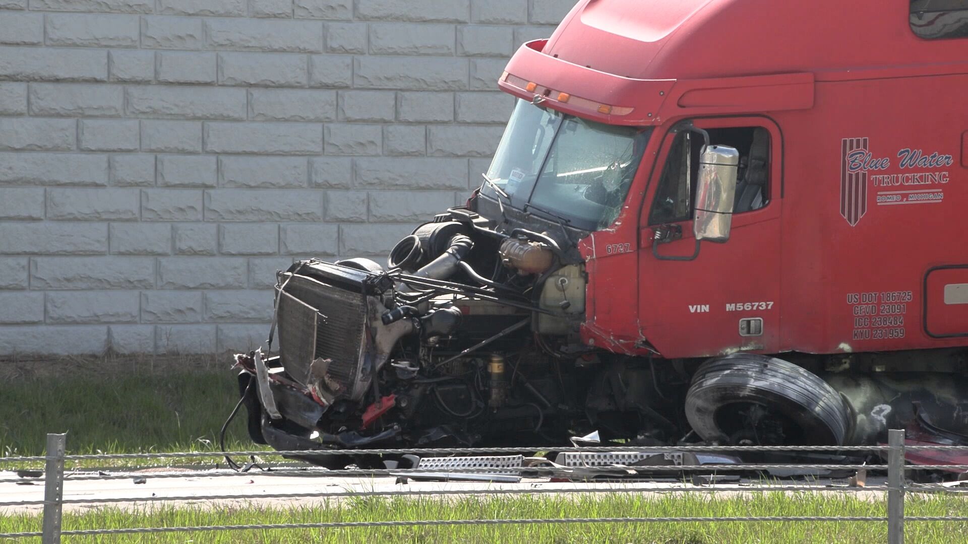 Northbound I-75 between 309 and Reservoir Road closed due to crash involving multiple semis